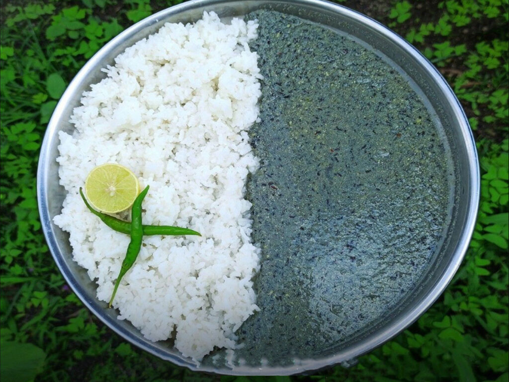 Black beans (Bhatt Ke Dubke) recipe